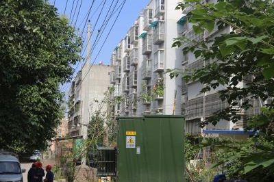 增容配變 保“三供一業”小區客戶用上安全電