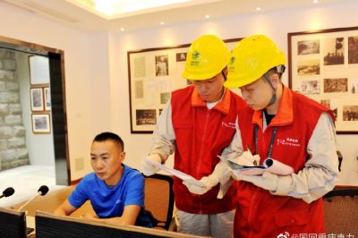 重慶市區供電公司到巴蜀中學開展安全用電檢查