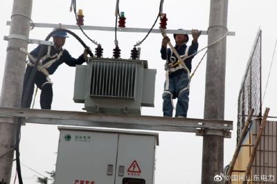 昌邑供電公司為北孟鎮曹戈莊進行增容改造