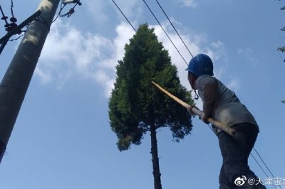110千伏曙光變電站對智能巡檢機器人的路徑信息、數據傳輸等系統進行檢驗調試