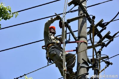 昆山市供電公司開展10千伏電纜遷移、新建環網柜