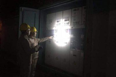 高負荷線路進行紅外測溫和局放檢測，檢查溝渠邊桿塔基礎，巡查配電房運行狀態