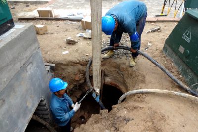 國網陵城區供電公司：電纜入地鋪設作業