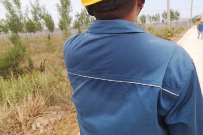 國網煙臺市福山區(qū)供電公司：桑拿天帶電接火 服務市政工程