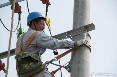 衡水市冀州區供電公司為門莊鄉丁家莊村進行配變增容