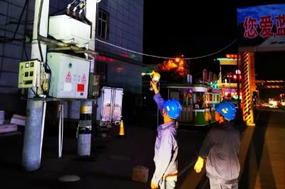 內丘縣供電公司對轄區內配電變壓器、高低壓線路進行紅外測溫