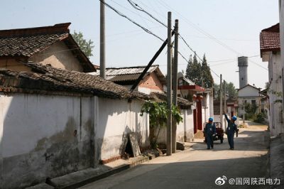 白水江鎮小河村供電線路增容改造