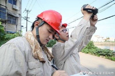 灌云城區10千伏配電線路和供電設備進行紅外測溫巡視