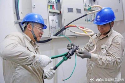 海陵首府小區地下配電房安裝電動車充電樁供電線路