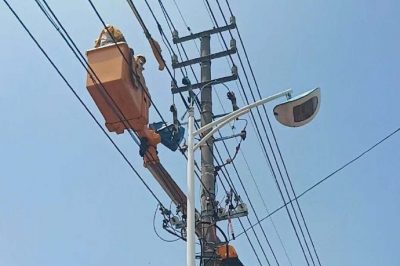 揚(yáng)州供電公司配電運(yùn)檢室?guī)щ姍z修線(xiàn)路