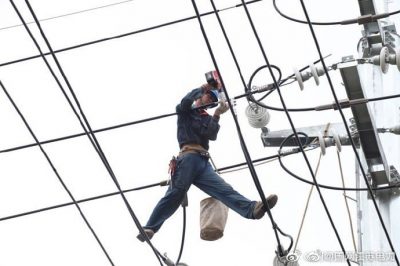 南豐鎮東沙乙線為10千伏線路遷移工程更換絕緣導線