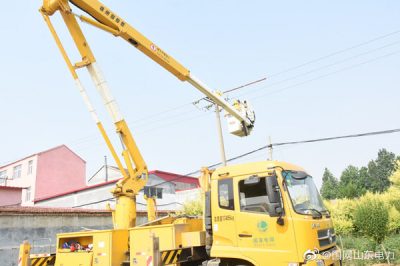 10千伏長官農業線14號桿帶電更換跌落式熔斷器