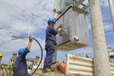 臨城縣供電公司安裝變壓器及高低壓分支箱保電央視CCTV現場直播