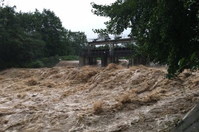 特大暴雨襲蓉，成都供電公司趕赴多地災區搶修
