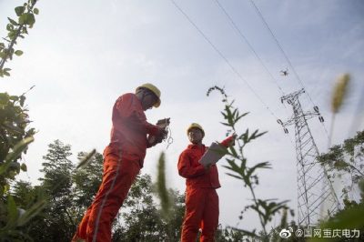 重慶璧山供電公司:紅巖服務隊節前開展無人機巡線