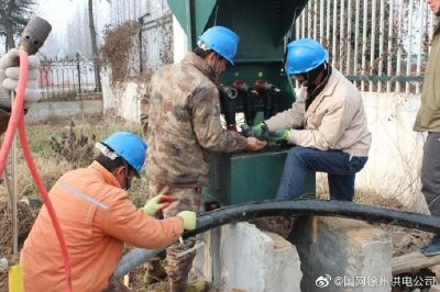為企業元旦開工敷纜送電