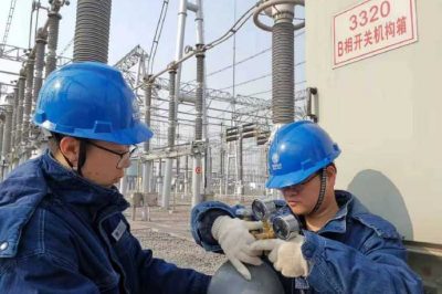國網陜西檢修公司變電檢修一班進行特巡保電