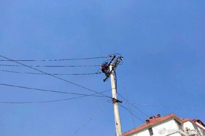 萬達(dá)廣場10千伏架空線路進行拆除遷改