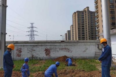 110kV線(xiàn)路工程內(nèi)進(jìn)行設(shè)備基礎(chǔ)開(kāi)挖施工