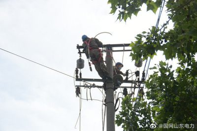 更換絕緣導線，安裝智能開關和斷路器