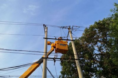 開展帶電作業，助力提質增效