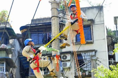 高溫集訓 苦練本領備戰“巴渝工匠”杯技能競賽
