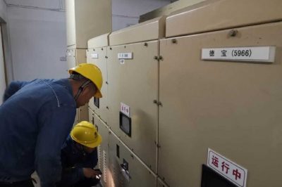 高新供電分公司組織工作人員對轄區內開閉所進行雨天特巡工作