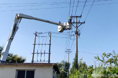 為一小型被褥清潔企業新上200千伏安變壓器進行帶電接火