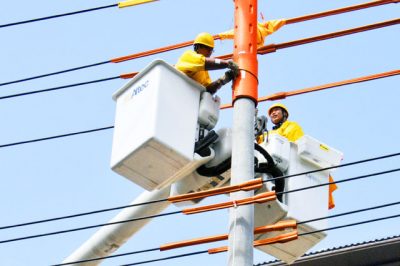 完成城西區10千伏分支線帶電作業