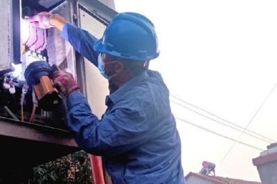 對齊家務鄉前韓村配變線路進行巡視檢查