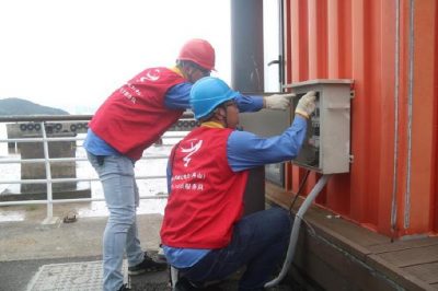 對周邊臺區各處電力設備以及周邊各大冷庫、制冰廠進行全方位檢查