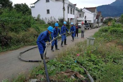 搶修水毀工程保“兩節”風景區可靠保電