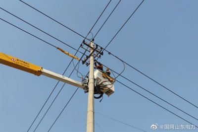 在10千伏餐具線4號桿處帶負荷更換智能化線路開關一臺