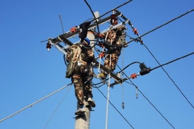 10千伏堯方頭561線路升級電網(wǎng)、立桿架線