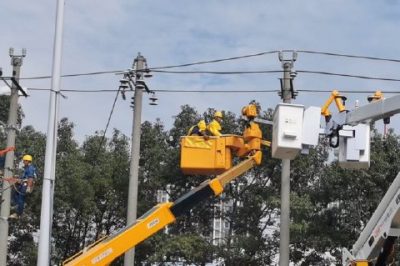 紹興供電公司首臺人工智能帶電作業機器人上崗