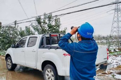 可能造成輸電線路覆冰舞動倒塔、斷線、設備污閃等事故