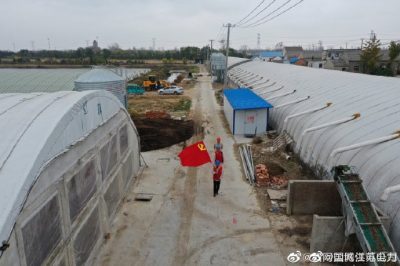 檢查養雞場用電設備，全力做好養殖基地跟蹤服務工作
