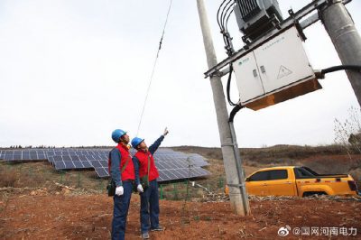 上門巡視檢查光伏發電線路、設備的運行情況