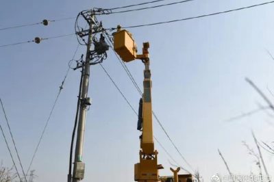開展10千伏李春大道線帶電作業