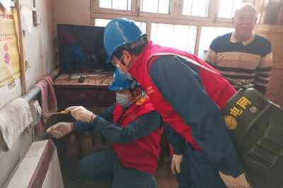 到轄區于屯村為“煤改電”用戶排查家中用電隱患