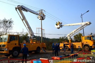 完成太湖縣35千伏城東變園區支線分段1332開關帶電更換工作