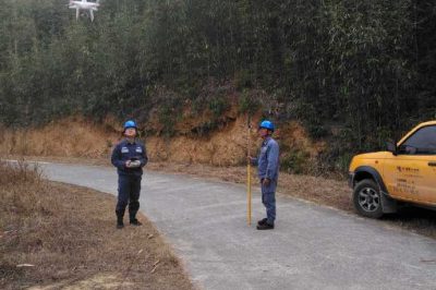 南方電網廣東肇慶供電局電“醫(yī)生”為線路設備“體檢”
