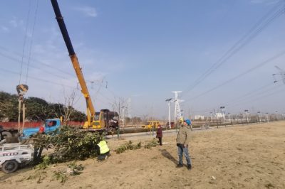 500千伏東三線下有挖機施工作業